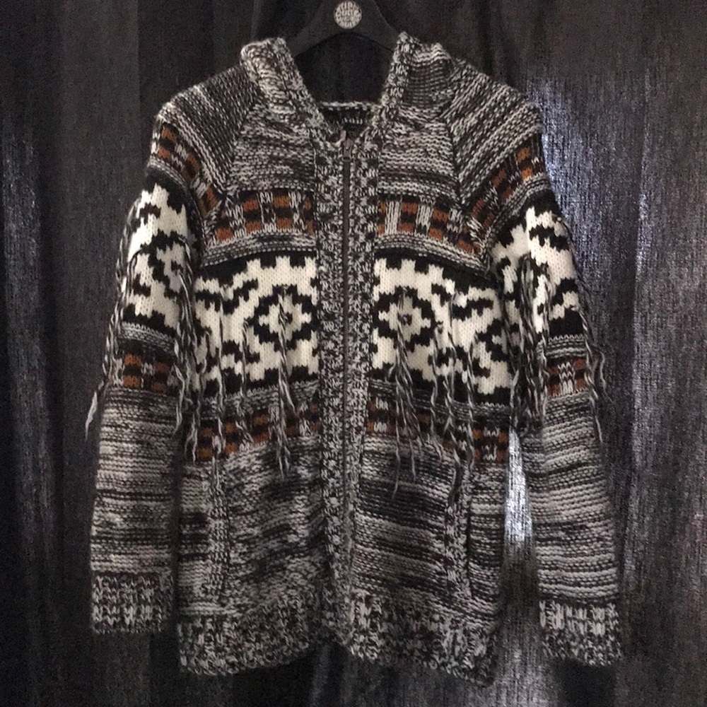 Volcom hooded sweater✨